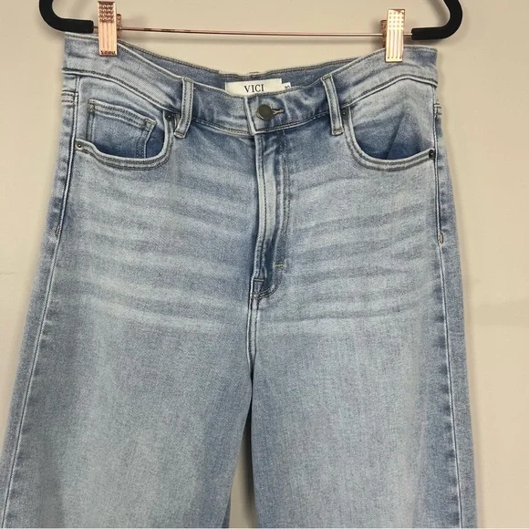 VICI HIGH RISE STRAIGHT LEG LIGHT WASH DENIM SIZE 30 - Picture 7 of 12